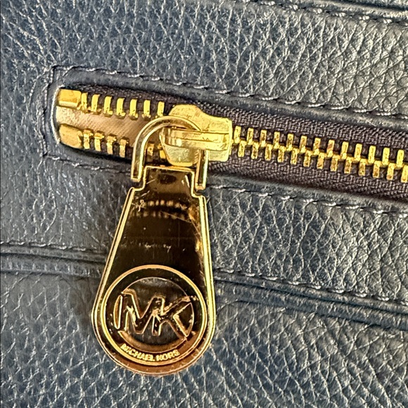 Michael Kors Dark Blue Shoulder Bag with Gold Accents - Picture 4 of 6